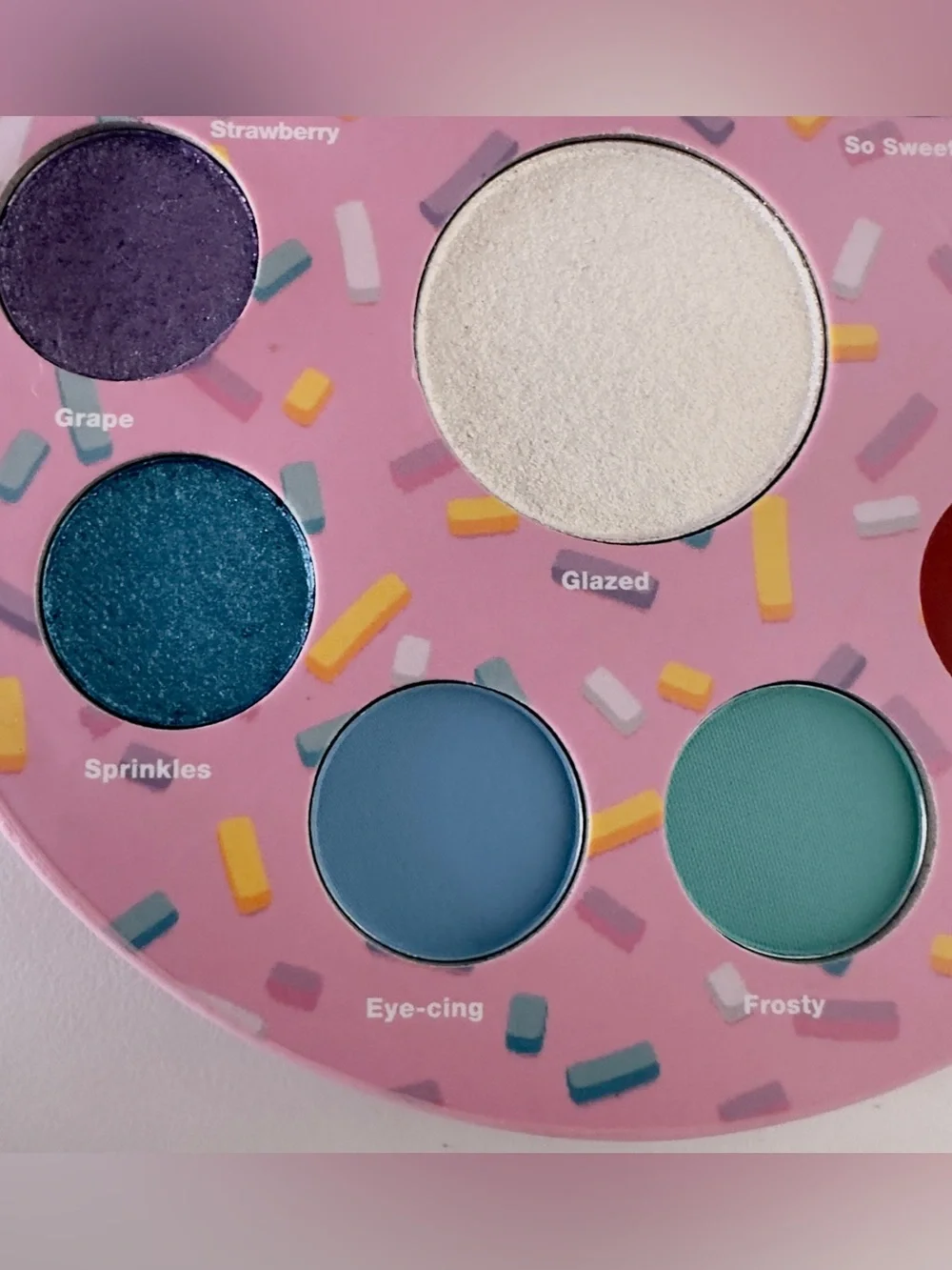 New Glamlite Glam Donut Eyeshadow & Highlighter Palette